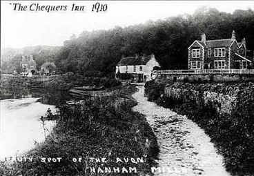 The Chequers and cottages at Hanham Weir in 1910